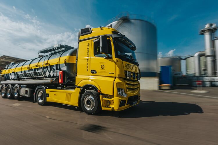 Südöl Altölentsorgung und Recycling Eislingen - Abholung durch Spezialfahrzeuge