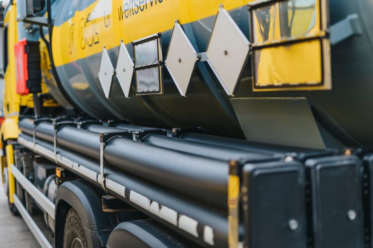 Südöl Altölentsorgung und Recycling Eislingen - Abholung durch Spezialfahrzeuge